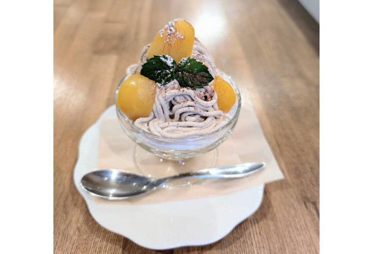 【秋限定スイーツ】ミニマロンパフェ